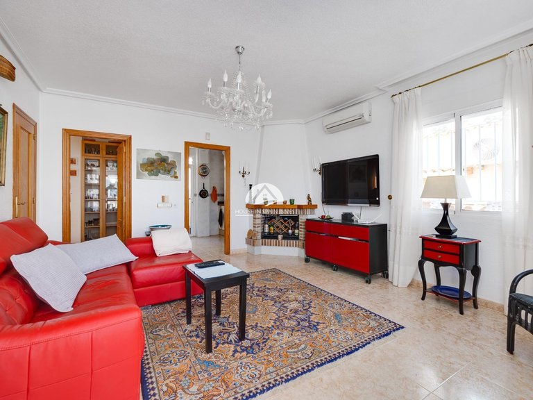 Villa for Sale in Lomas de Cabo Roig Orihuela Costa, Alicante 3