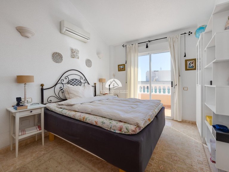 Villa for Sale in Lomas de Cabo Roig Orihuela Costa, Alicante 19