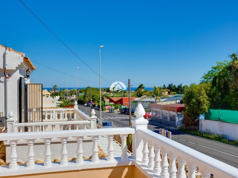 Villa for Sale in Lomas de Cabo Roig Orihuela Costa, Alicante 24