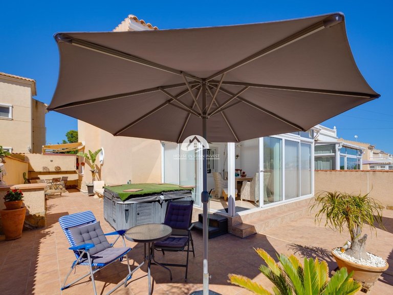 Villa for Sale in Lomas de Cabo Roig Orihuela Costa, Alicante 32