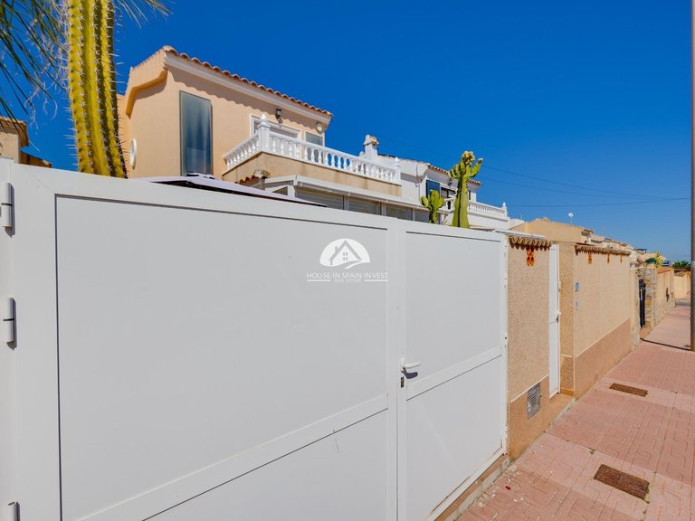 Villa for Sale in Lomas de Cabo Roig Orihuela Costa, Alicante 38