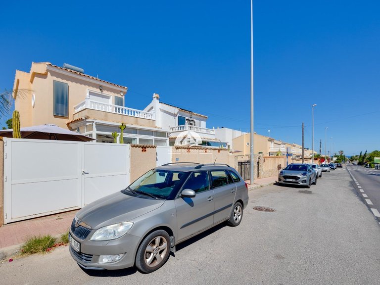 Villa for Sale in Lomas de Cabo Roig Orihuela Costa, Alicante 40