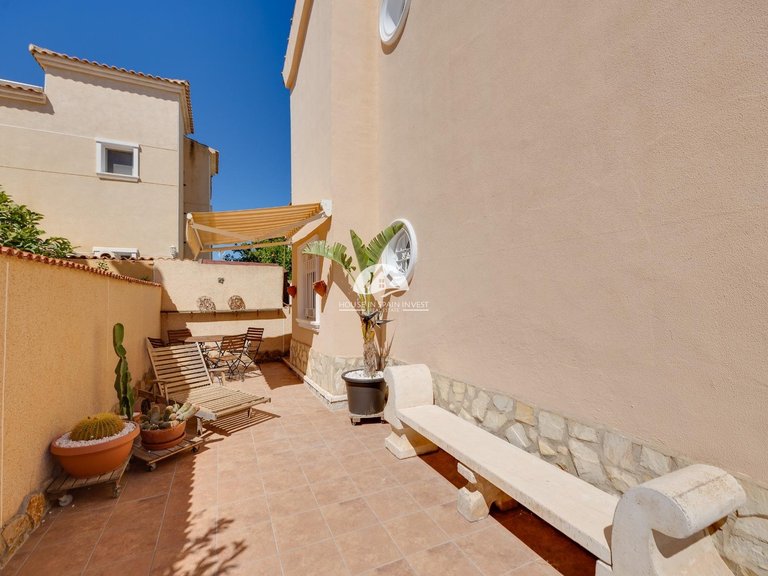 Villa for Sale in Lomas de Cabo Roig Orihuela Costa, Alicante 44