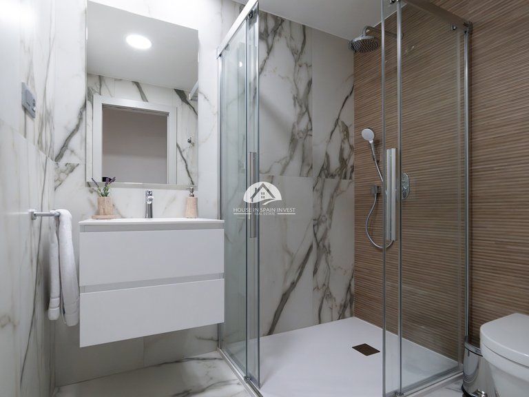 Apartment for Sale in Spain Benidorm, Alicante 31