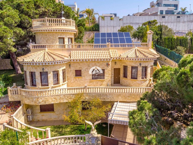 Villa for Sale in Dehesa de Campoamor Orihuela Costa, Alicante 3