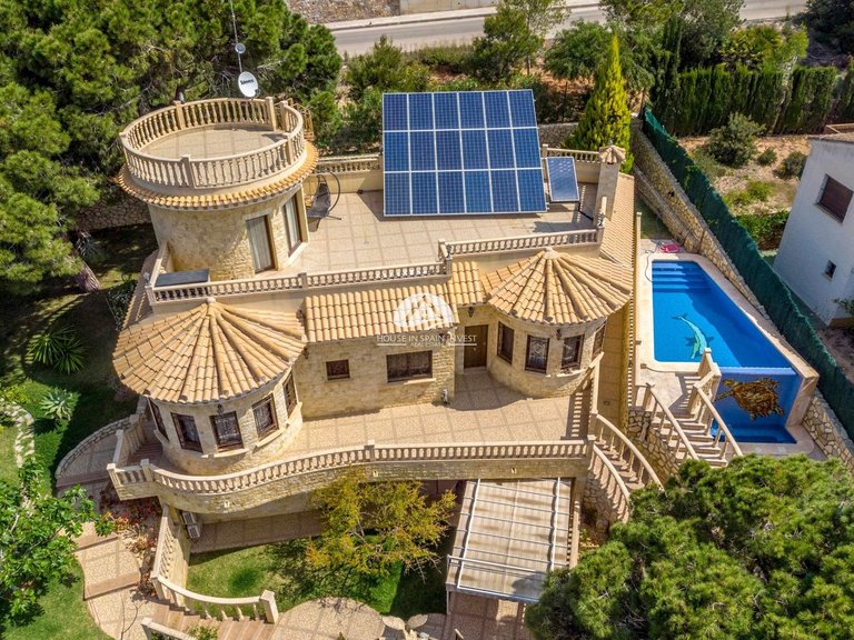 Villa for Sale in Dehesa de Campoamor Orihuela Costa, Alicante 1