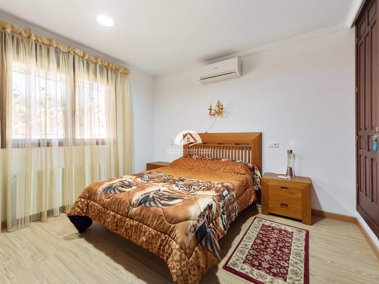 Villa for Sale in Dehesa de Campoamor Orihuela Costa, Alicante 19