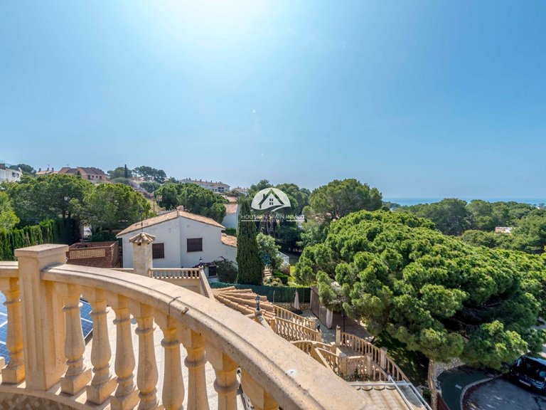 Villa for Sale in Dehesa de Campoamor Orihuela Costa, Alicante 24