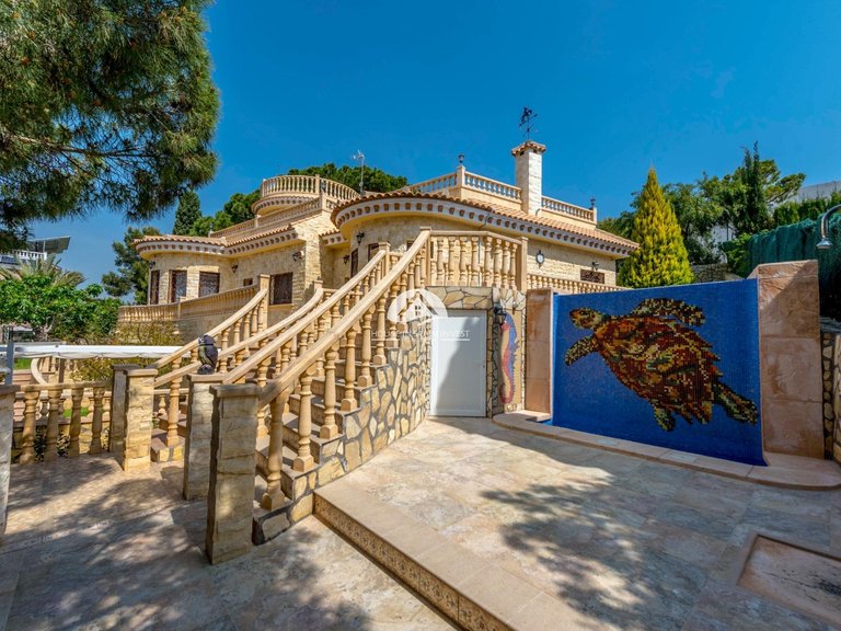 Villa for Sale in Dehesa de Campoamor Orihuela Costa, Alicante 27