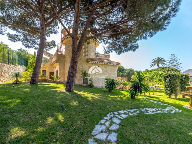 Villa for Sale in Dehesa de Campoamor Orihuela Costa, Alicante 30