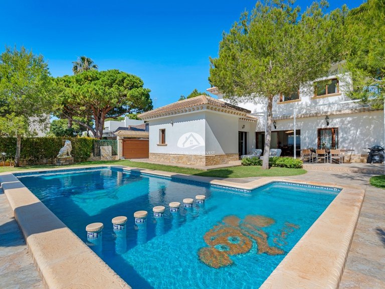 Villa for Sale in Dehesa de Campoamor Orihuela Costa, Alicante 1
