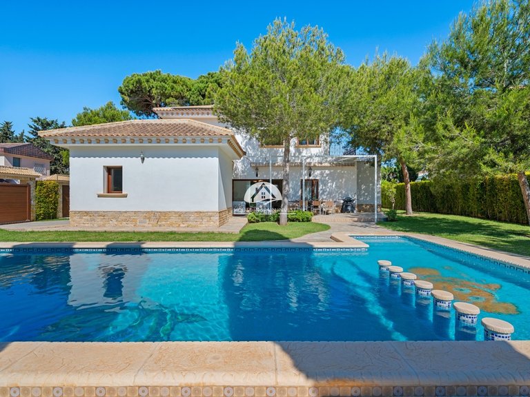 Villa for Sale in Dehesa de Campoamor Orihuela Costa, Alicante 3