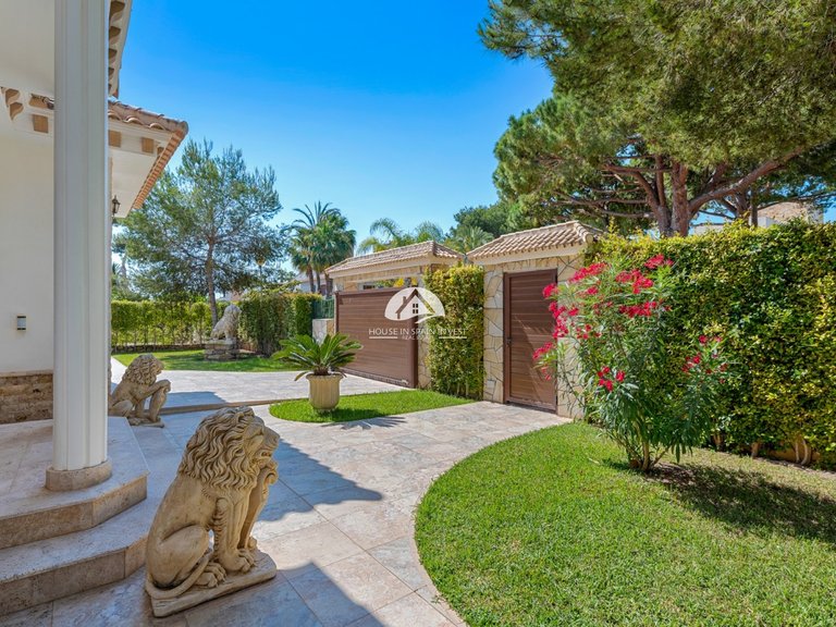 Villa for Sale in Dehesa de Campoamor Orihuela Costa, Alicante 5