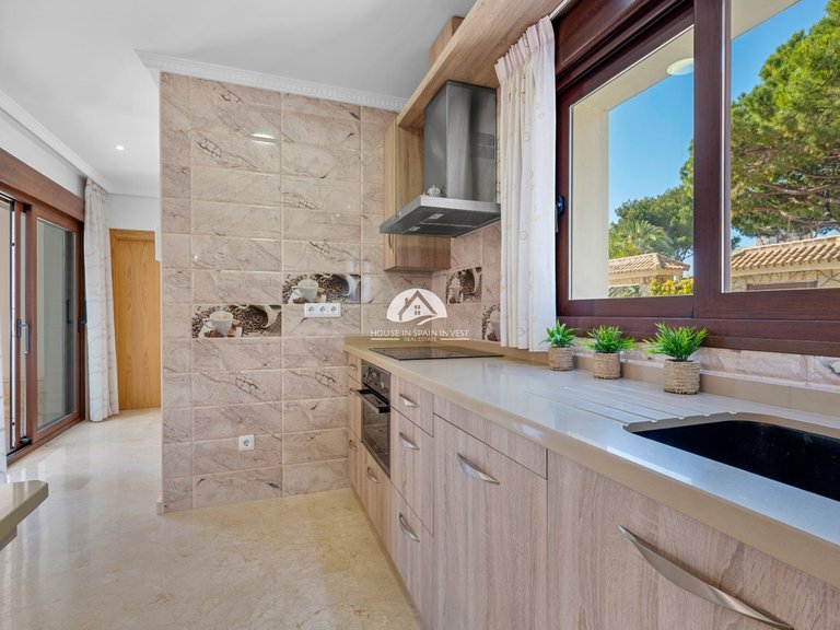 Villa for Sale in Dehesa de Campoamor Orihuela Costa, Alicante 14