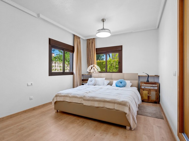 Villa for Sale in Dehesa de Campoamor Orihuela Costa, Alicante 16