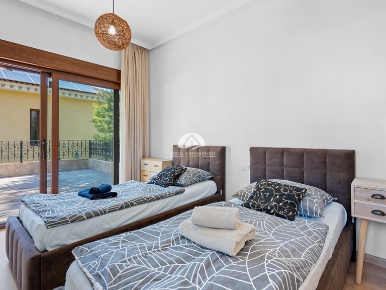 Villa for Sale in Dehesa de Campoamor Orihuela Costa, Alicante 28