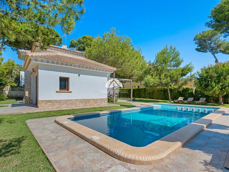 Villa for Sale in Dehesa de Campoamor Orihuela Costa, Alicante 37