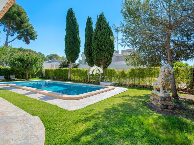 Villa for Sale in Dehesa de Campoamor Orihuela Costa, Alicante 39