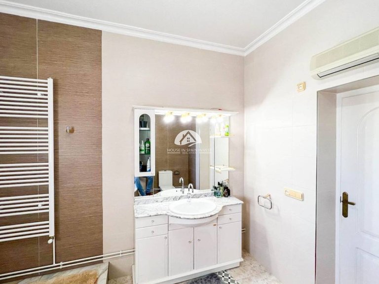 Villa for Sale in Ciudad Quesada Rojales - Ciudad Quesada, Alicante 15