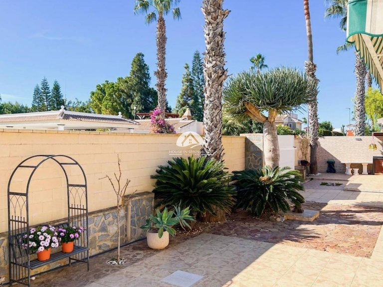 Villa for Sale in Ciudad Quesada Rojales - Ciudad Quesada, Alicante 31
