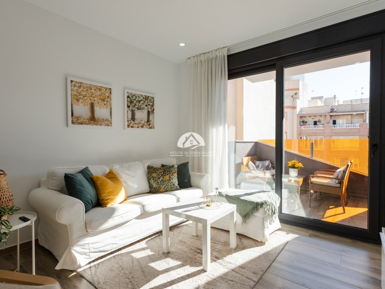 Apartment for Sale in Torrevieja Torrevieja, Alicante 1