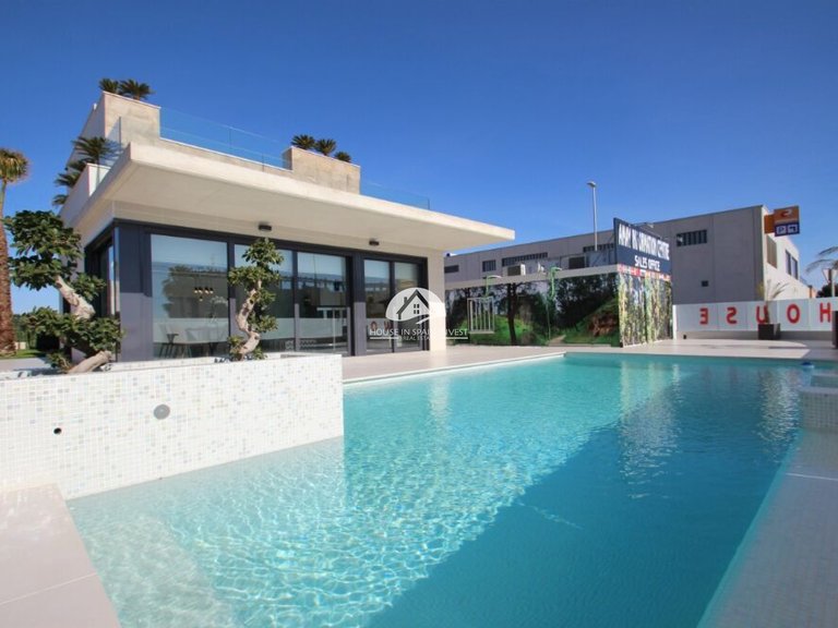 Villa for Sale in San Miguel de Salinas San Miguel De Salinas, Alicante 1