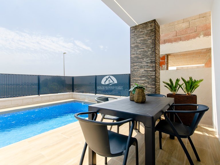 Villa for Sale in Vistabella Vistabella Golf, Alicante 8