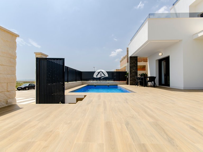 Villa for Sale in Vistabella Vistabella Golf, Alicante 14