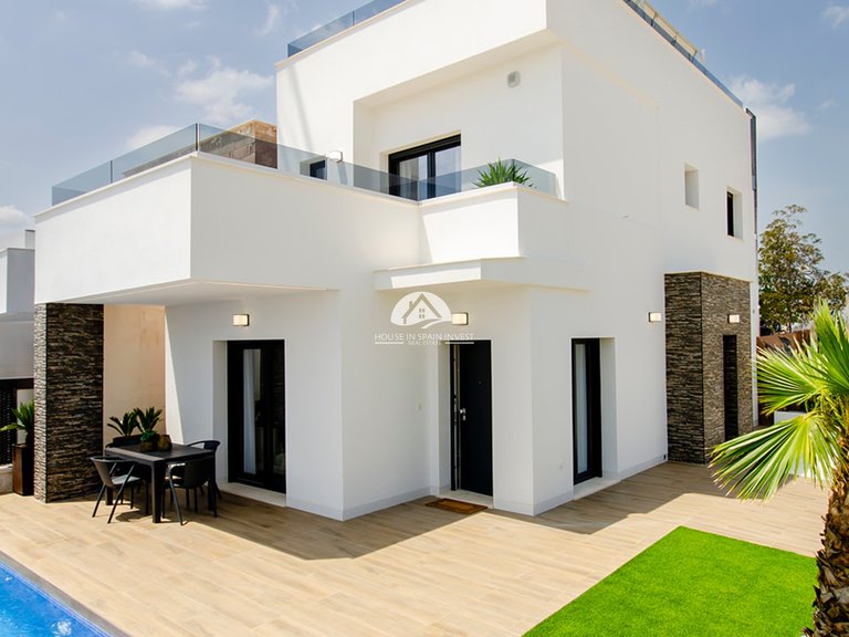 Villa for Sale in Vistabella Vistabella Golf, Alicante 15