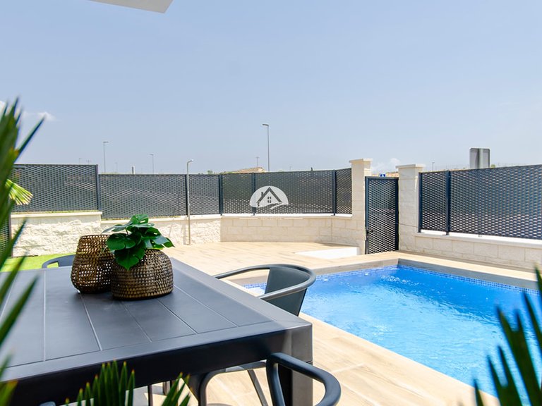 Villa for Sale in Vistabella Vistabella Golf, Alicante 8