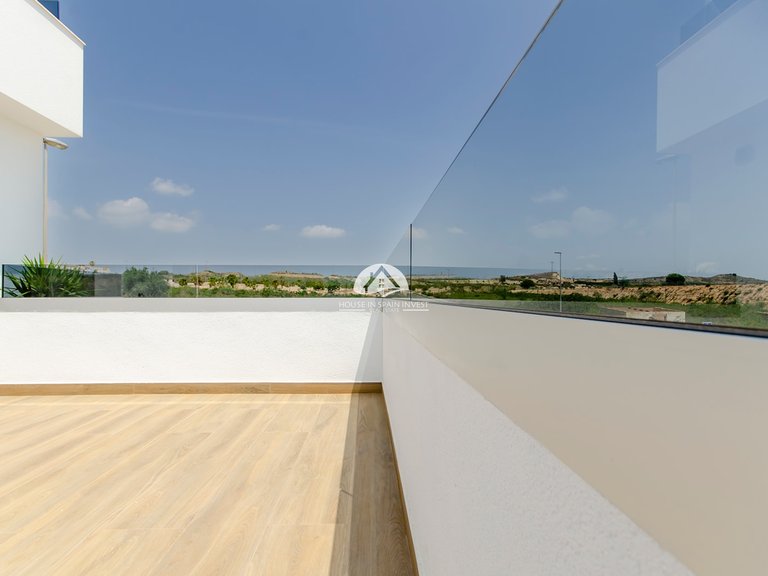 Villa for Sale in Vistabella Vistabella Golf, Alicante 21