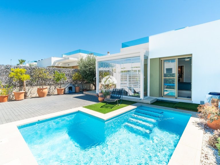 Town House for Sale in Vistabella Vistabella Golf, Alicante 1