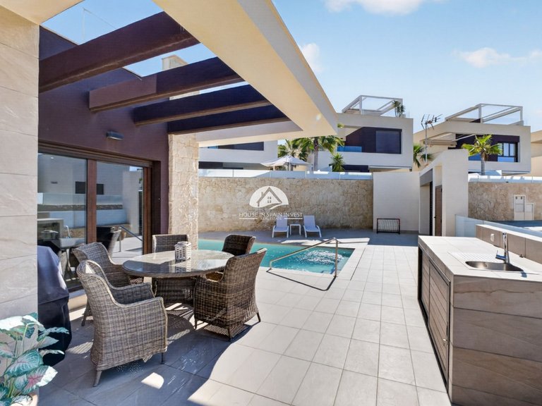Villa for Sale in Alicante Rojales - Ciudad Quesada, Alicante 28