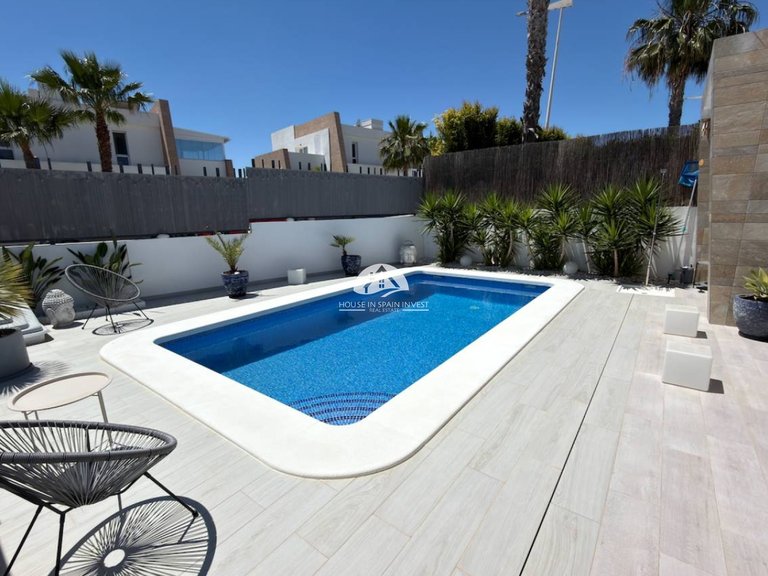Villa for Sale in Algorfa - La Finca Golf Algorfa - La Finca Golf, Alicante 2