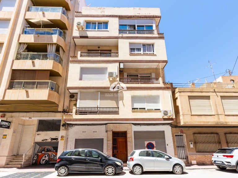 Apartment for Sale in Puerto Deportivo Torrevieja, Alicante 2