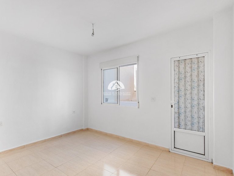 Apartment for Sale in Puerto Deportivo Torrevieja, Alicante 9