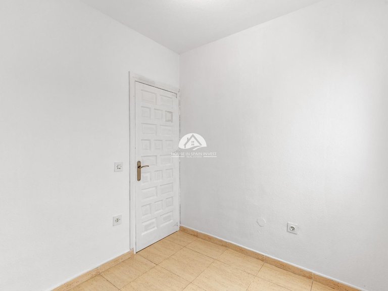 Apartment for Sale in Puerto Deportivo Torrevieja, Alicante 17