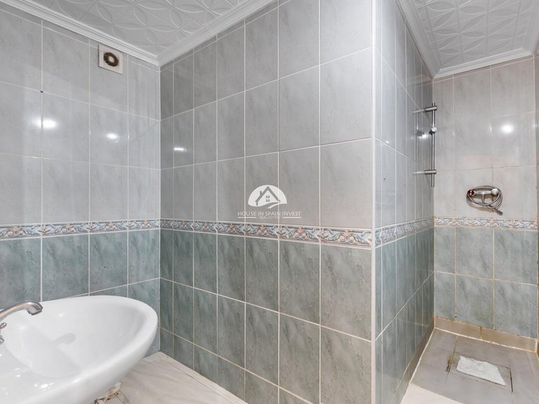 Apartment for Sale in Puerto Deportivo Torrevieja, Alicante 18