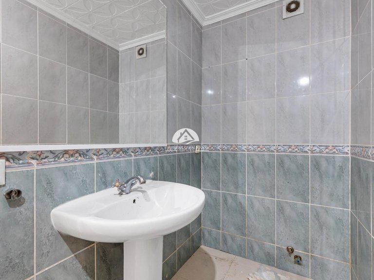 Apartment for Sale in Puerto Deportivo Torrevieja, Alicante 19