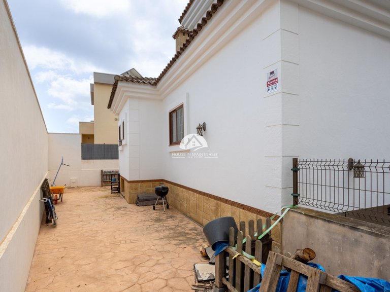 Villa for Sale in Los Montesinos Los Montesinos, Alicante 46