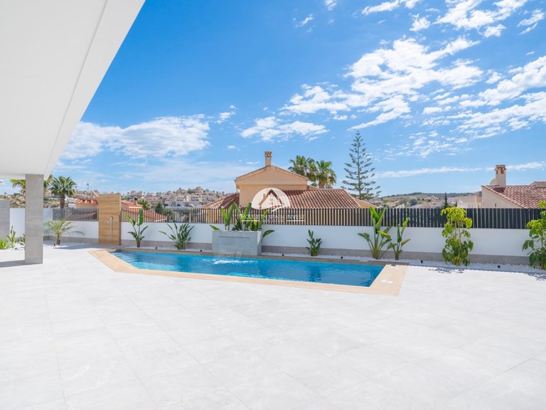 Villa for Sale in Ciudad Quesada Rojales - Ciudad Quesada, Alicante 7