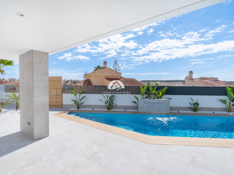 Villa for Sale in Ciudad Quesada Rojales - Ciudad Quesada, Alicante 8