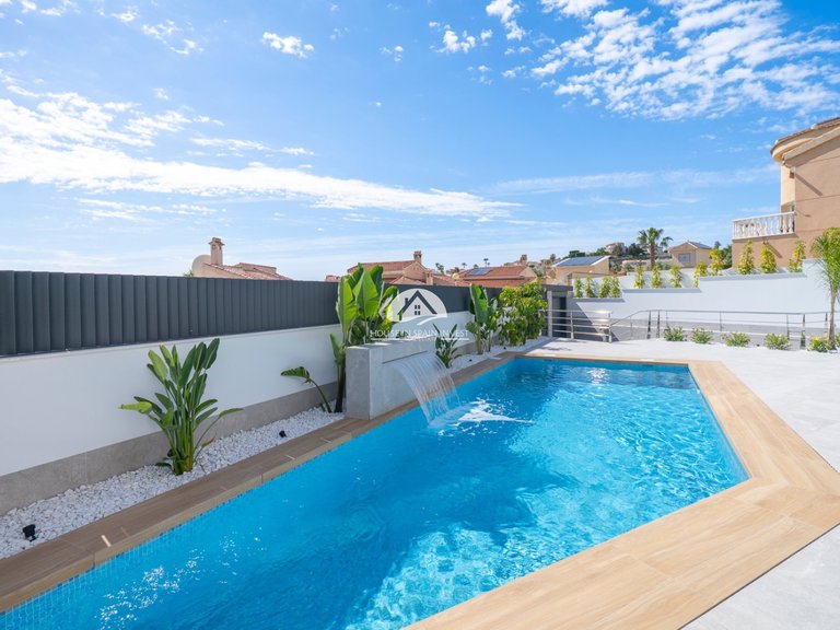 Villa for Sale in Ciudad Quesada Rojales - Ciudad Quesada, Alicante 9