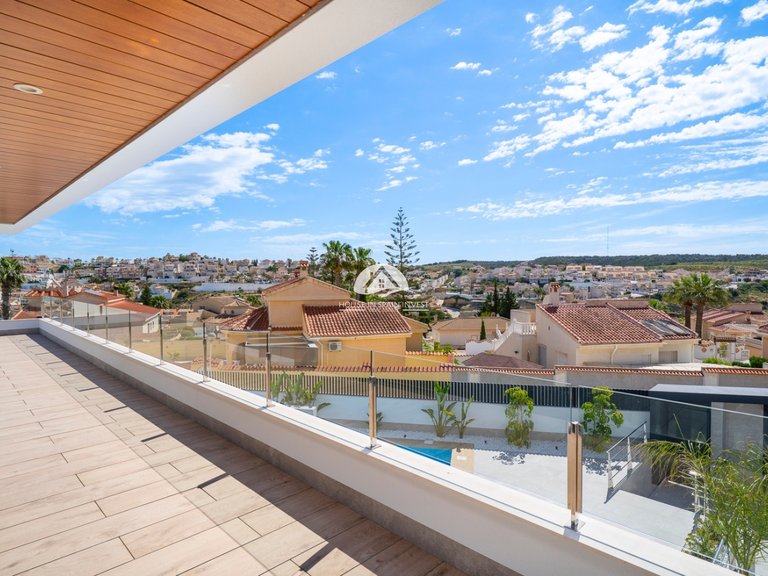 Villa for Sale in Ciudad Quesada Rojales - Ciudad Quesada, Alicante 36