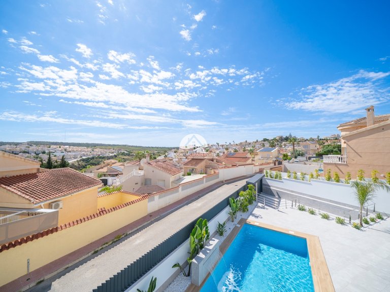 Villa for Sale in Ciudad Quesada Rojales - Ciudad Quesada, Alicante 40