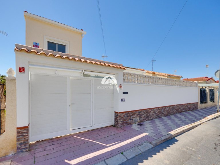 Villa for Sale in La Marina San Fulgencio, Alicante 3