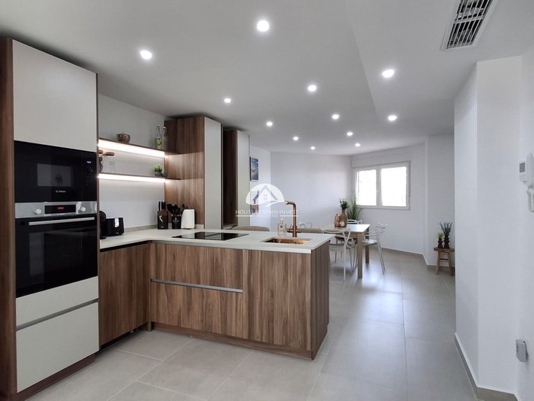 Apartment for Sale in El Acequion - Los Náufragos Torrevieja, Alicante 1