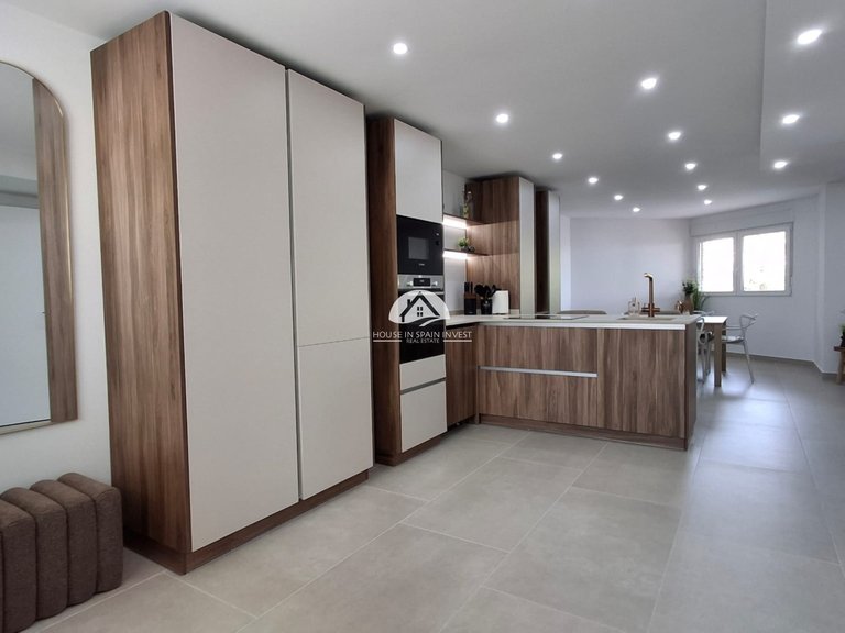 Apartment for Sale in El Acequion - Los Náufragos Torrevieja, Alicante 2
