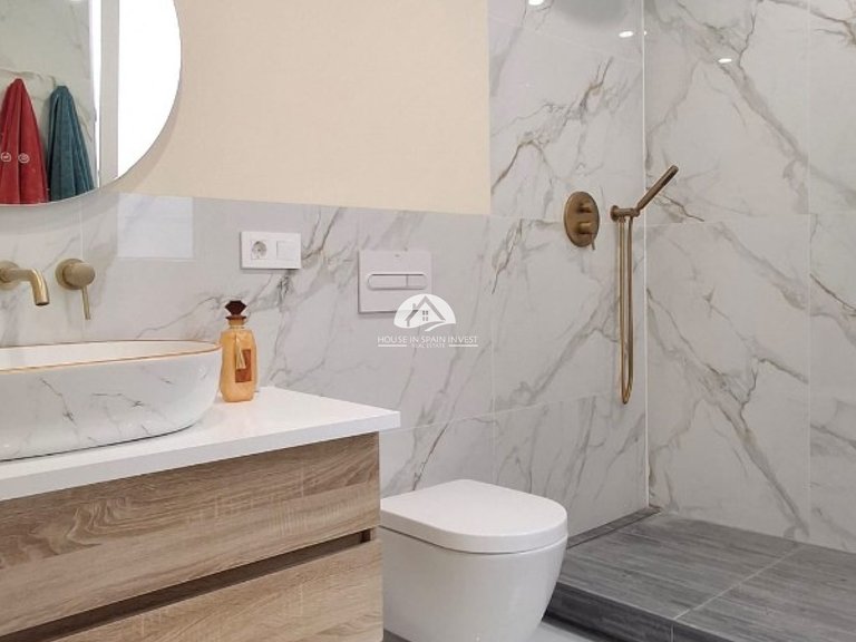 Apartment for Sale in El Acequion - Los Náufragos Torrevieja, Alicante 16