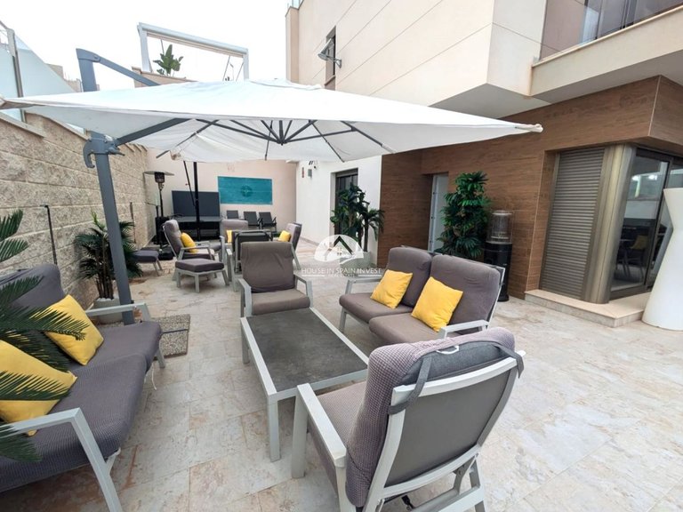 Villa for Sale in Villamartín - Las Filipinas Orihuela Costa, Alicante 5
